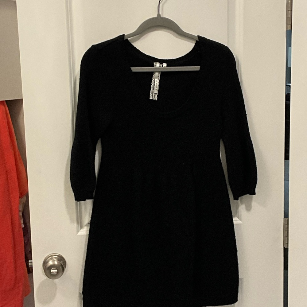 Chic Black Scoop Neck Sweater